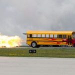 【世界一速いスクールバス】時速587km/h!?　ジェットエンジン搭載、世界最速のスクールバスとは？