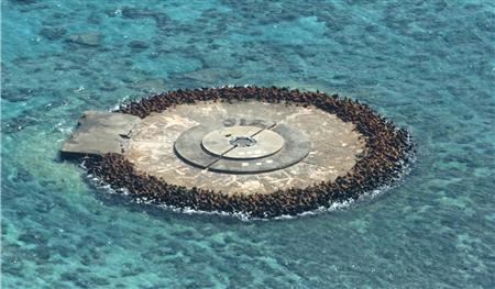 世界一小さい島　沖ノ鳥島１