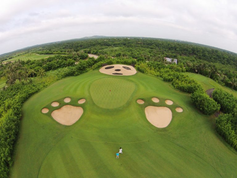 What is the largest golf course in the world? 【Guinness World Records】