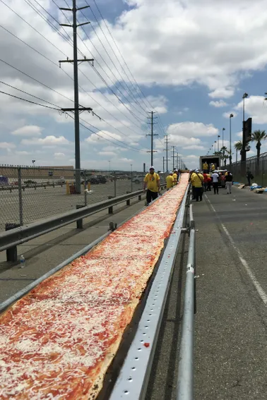世界一長いピザ